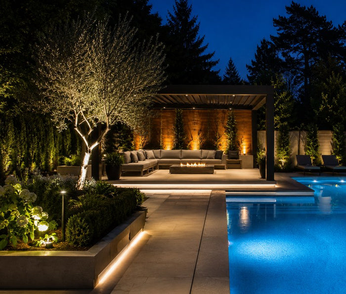 Zip screen poolside outdoor shade